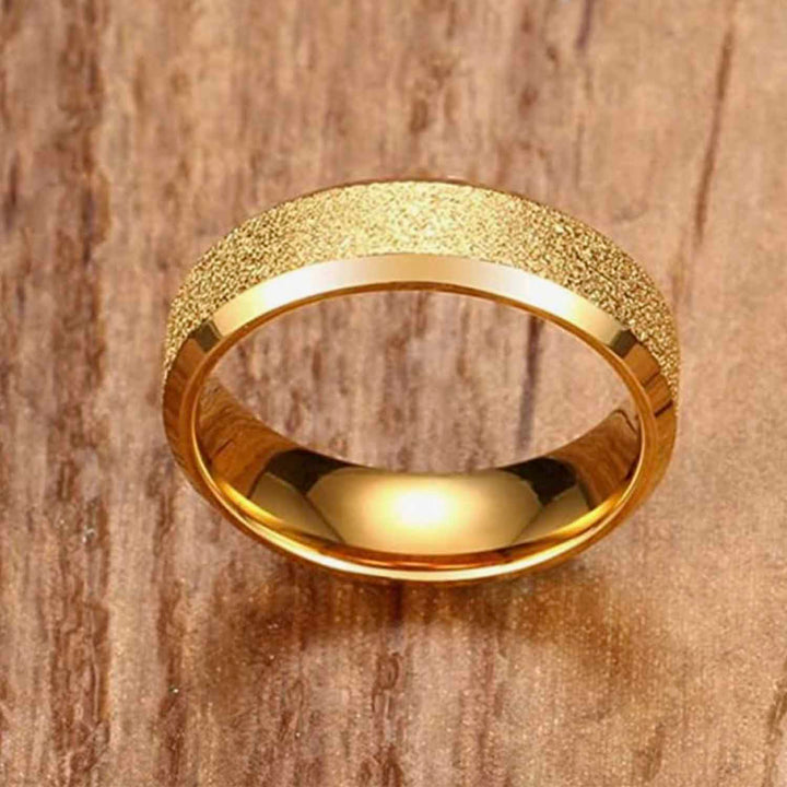 Anillo hombre baño oro 18k. Estilo duradero y sofisticado