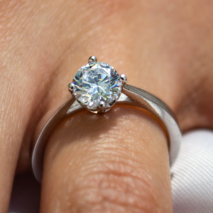 Anillo Solitario con Moissanita para Promesa o Compromiso 0.5 CT