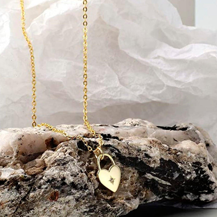 Collar para Mujer de Acero Inoxidable Dije Candado Y Corazón - GOLD SHIELD