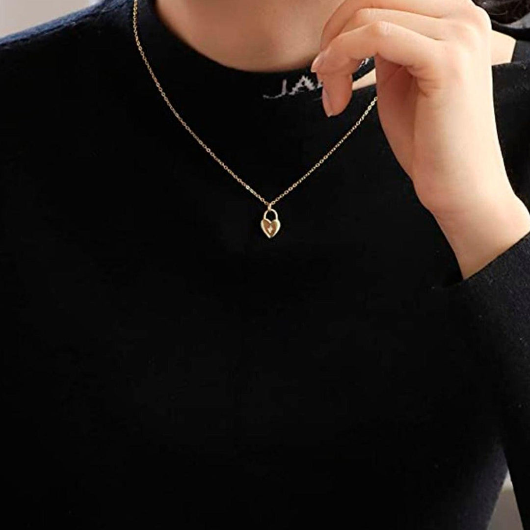 Collar para Mujer de Acero Inoxidable Dije Candado Y Corazón - GOLD SHIELD