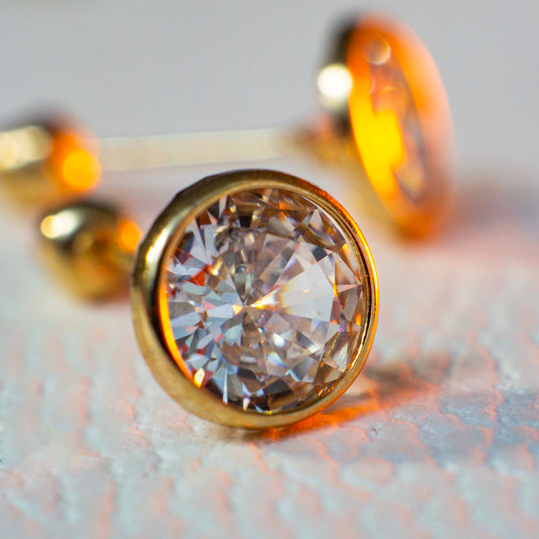 Aretes de Oro para Bebe - Gold Shield