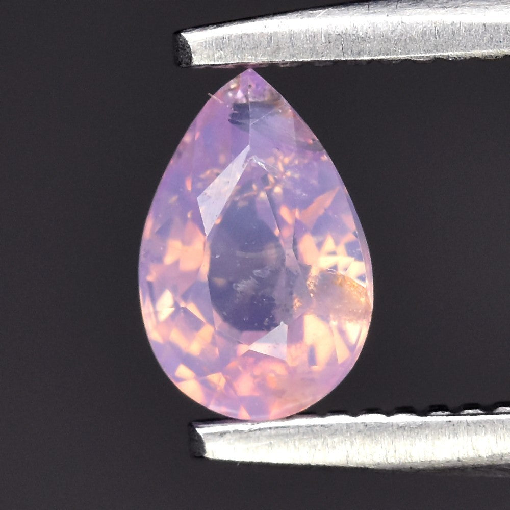 zafiro rosa natural tono y valor de la gema - Gold Shield joyería mexicana