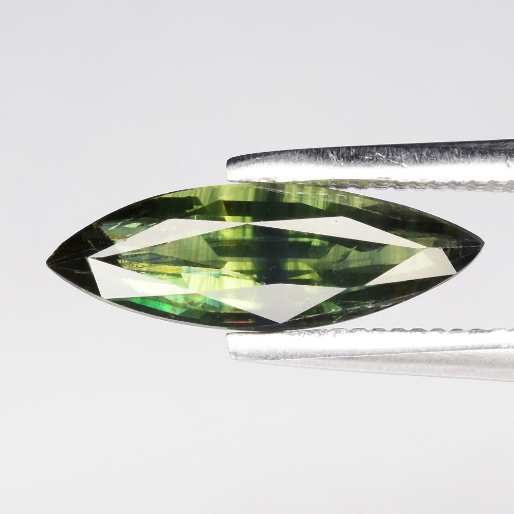 Zafiro Azul verdoso 0.98ct — Corte Marquesa — Tailandia