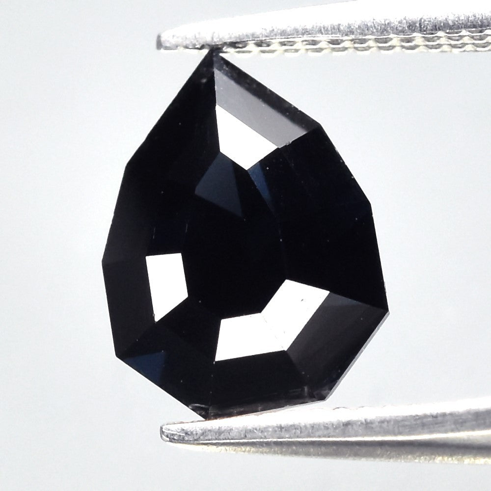 Espinela Azul profundo 1.21ct — Corte Fancy — Tanzania