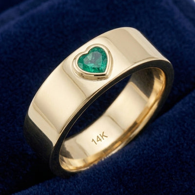 Esmeralda verde natural 0.4ct corte corazón — Anillo Hombre Oro 14k | Gold Shield
