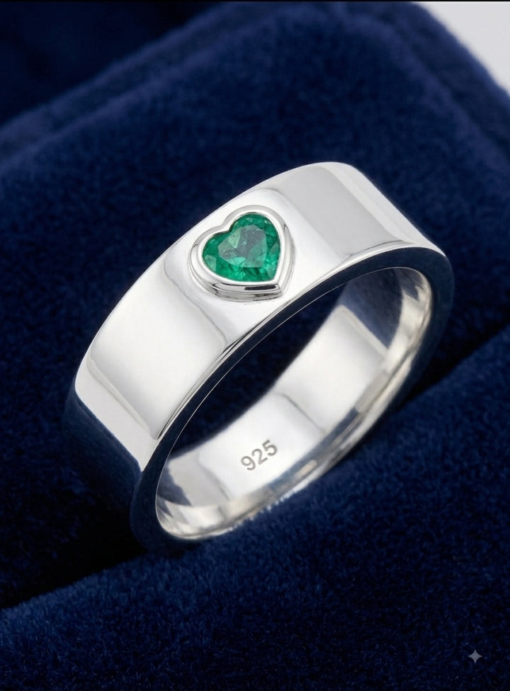 Esmeralda verde natural 0.4ct corte corazón — Anillo Hombre Plata 925 | Gold Shield