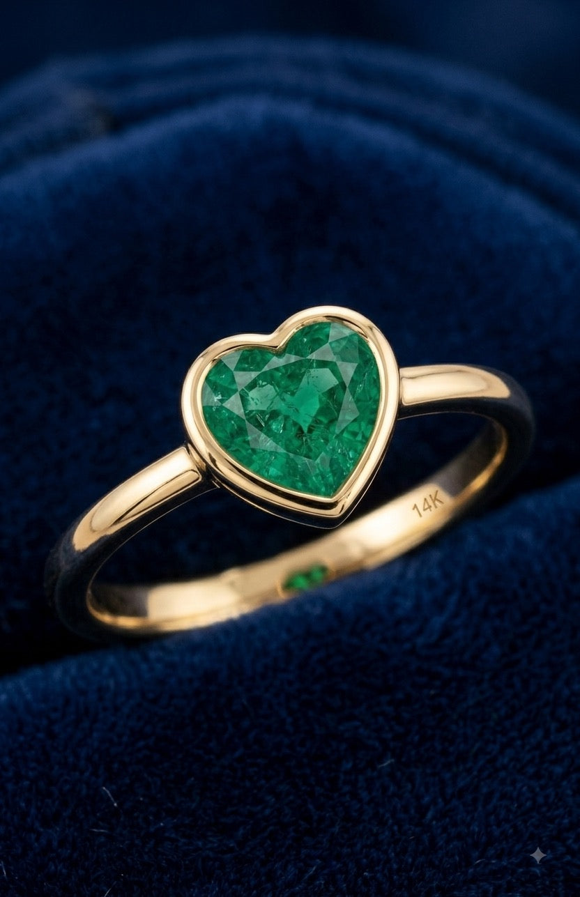 Esmeralda verde natural 0.4ct corte corazón — Anillo Oro 14k | Gold Shield