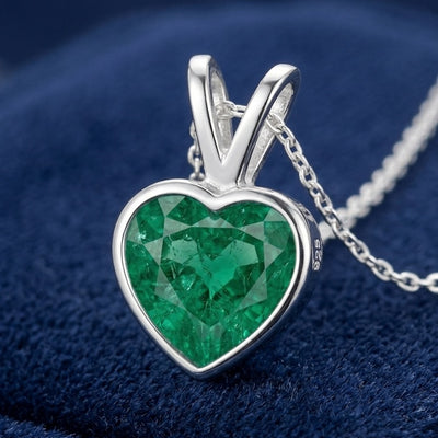 Esmeralda verde natural 0.4ct corte corazón — Dije Plata 925 | Gold Shield