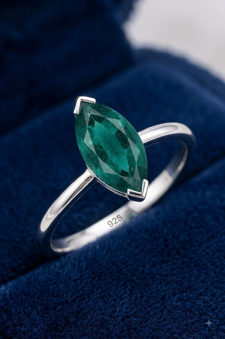 Esmeralda verde natural 2.2ct corte marquesa — Anillo Plata 925 | Gold Shield