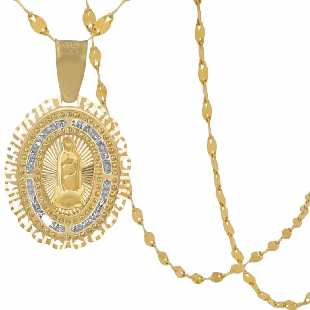 Medalla de la Virgen de Guadalupe en oro sobre fondo blanco