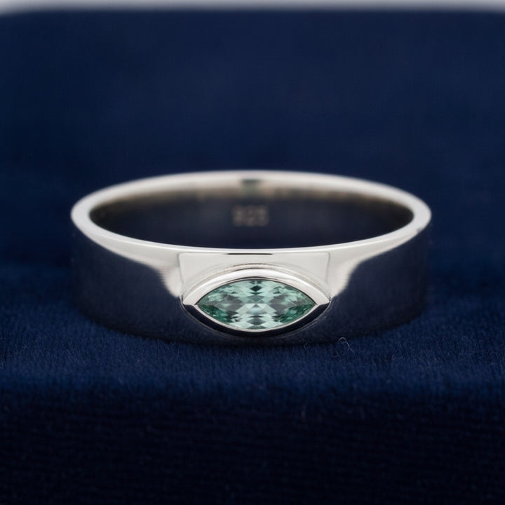 anillo de hombre de plata 925 con alexandrita verde natural 0.39ct corte marquesa, joyería mexicana Gold Shield