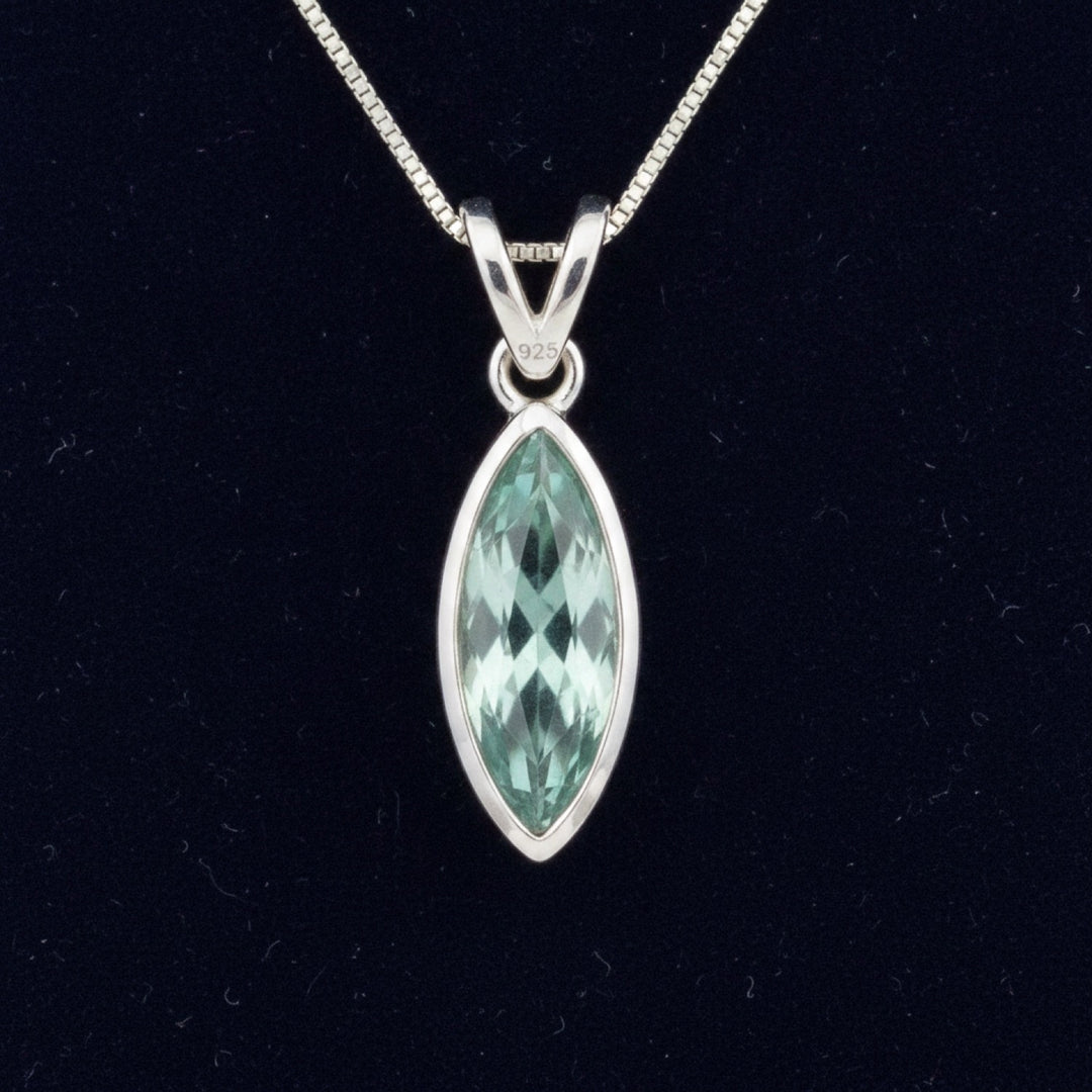 dije plata 925 con alexandrita verde natural 0.39ct corte marquesa, joyería mexicana Gold Shield