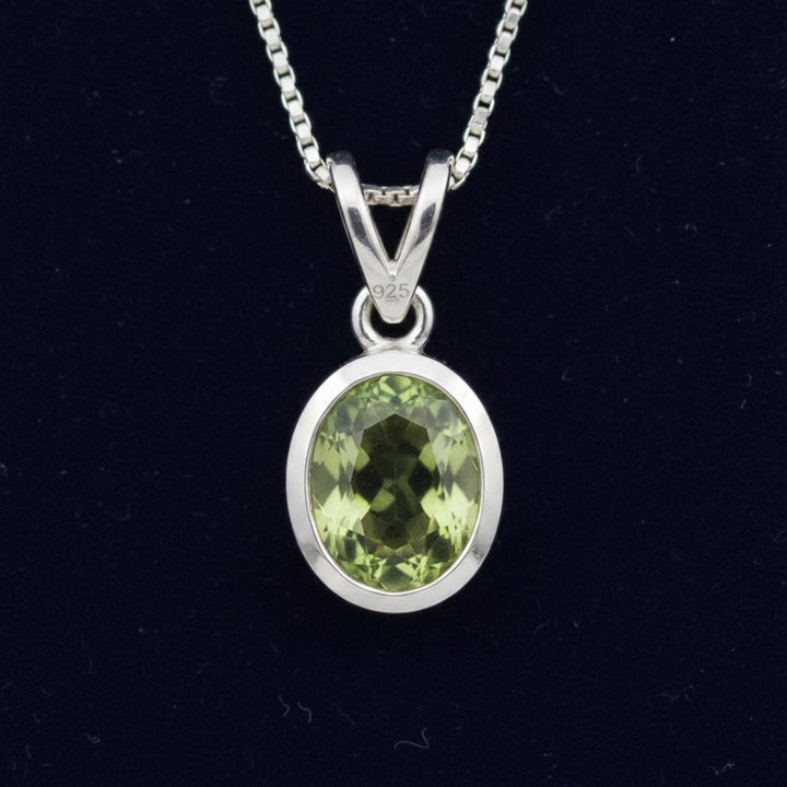 dije plata 925 con alexandrita verde natural 0.40ct corte oval, joyería mexicana Gold Shield