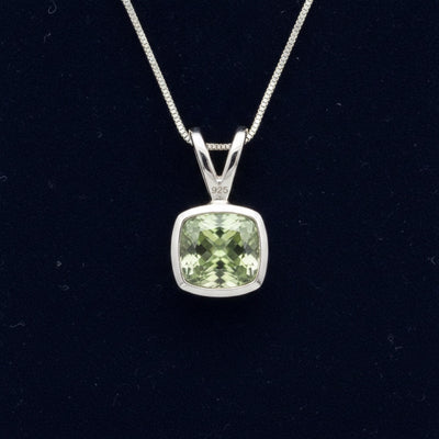 dije plata 925 con alexandrita verde natural 0.59ct corte cojin, joyería mexicana Gold Shield