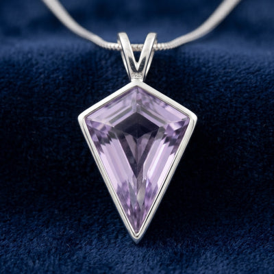 dije plata 925 con amatista púrpura natural 2.11ct corte kite, joyería mexicana Gold Shield
