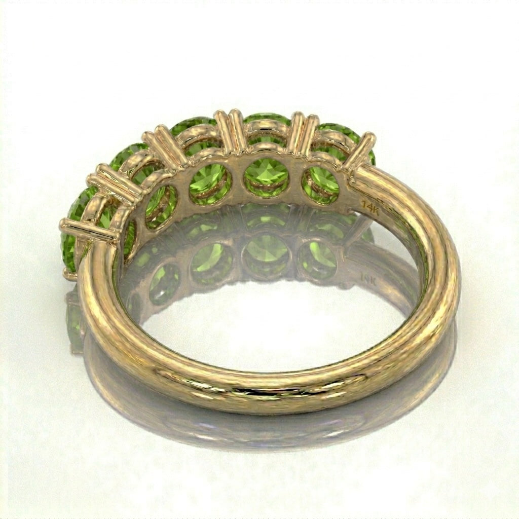 Anillo media eternidad oro 14k con peridotos verdes - perspectiva - Gold Shield