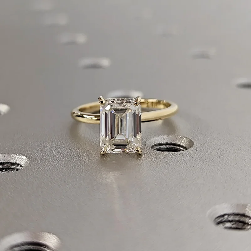 Anillo de oro vermeil con zirconia 2 ct, brillo tipo diamante a precio accesible