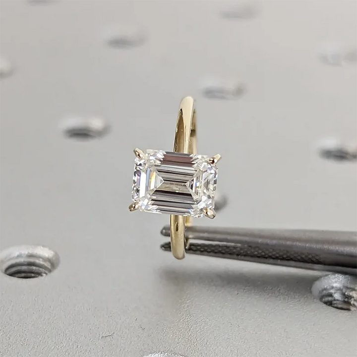 Anillo de zirconia corte esmeralda en oro vermeil, joyería para mujer - Gold Shield México