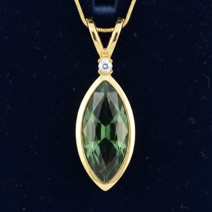Dije Oro 14k con Zafiro Azul Verdoso Natural Tailandia 0.98ct , joyería mexicana Gold Shield