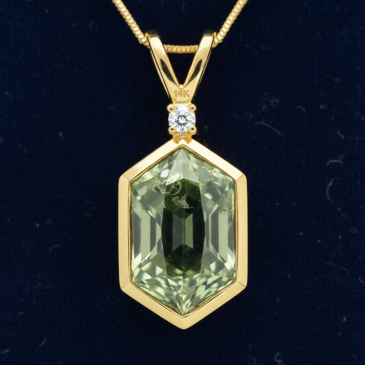 Dije Oro 14k con Zafiro Verde Sin Tratar Australia 0.71ct - Pi, joyería mexicana Gold Shield