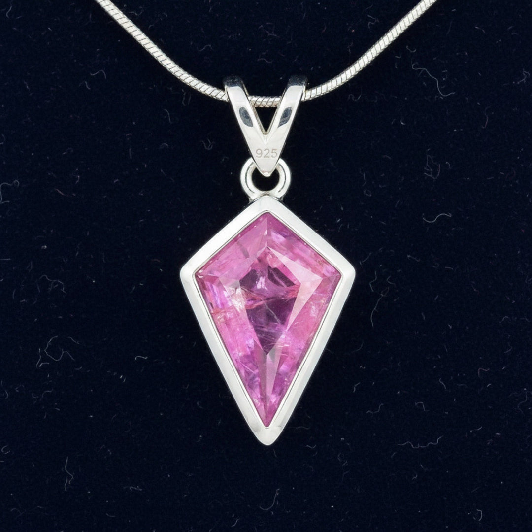 Dije Plata 925 con Zafiro Rosa Sin Tratar Tanzania 0.72ct - Piez, joyería mexicana Gold Shield