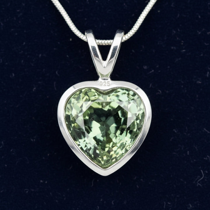 Dije Plata 925 con Zafiro Verde 0.6ct, joyería mexicana Gold Shield - PREVENTA