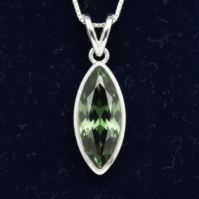 Dije plata 925 con zafiro azul verdoso natural Tailandia 0.98ct corte marquesa, joyería mexicana Gold Shield