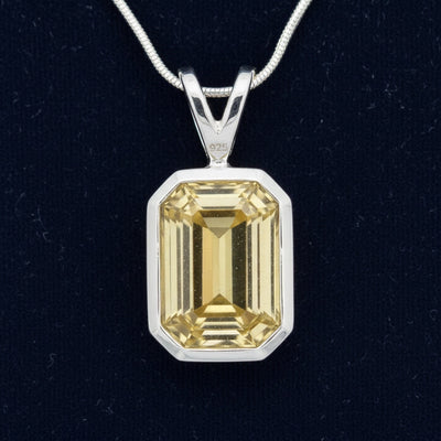 dije de plata 925 con escapolita amarillo natural 1.74ct corte octagon de Tanzania, joyería mexicana Gold Shield