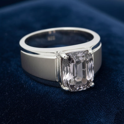 anillo de hombre de plata 925 con espinela violeta gris natural 1.43ct corte cushion de Myanmar, joyería mexicana Gold Shield