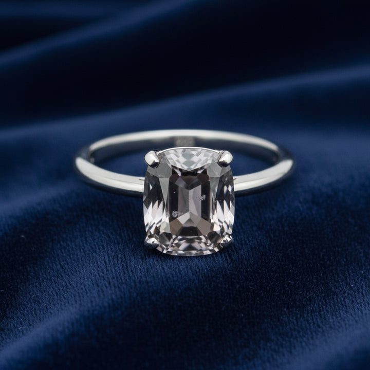 anillo de plata 925 con espinela violeta gris natural 1.43ct corte cushion de Myanmar, joyería mexicana Gold Shield