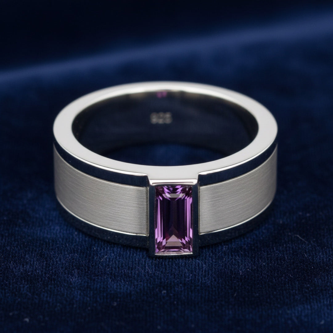 anillo de hombre de plata 925 con granate rhodolita purpura neon natural 1.08ct corte baguette, joyería mexicana Gold Shield