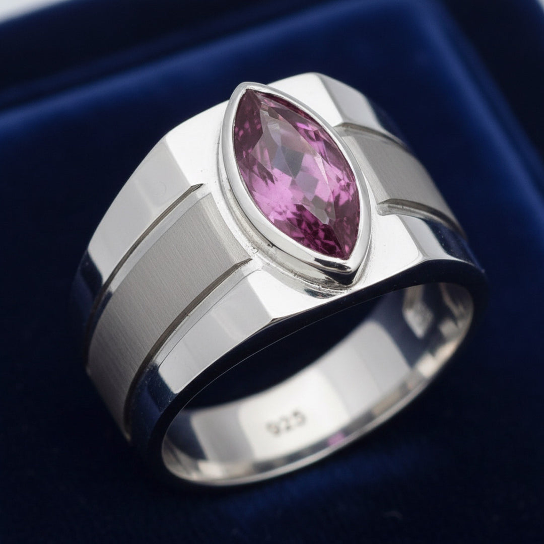 anillo de hombre de plata 925 con granate rhodolita purpureo rosa natural 0.88ct corte marquesa de Tanzania, joyería mexicana