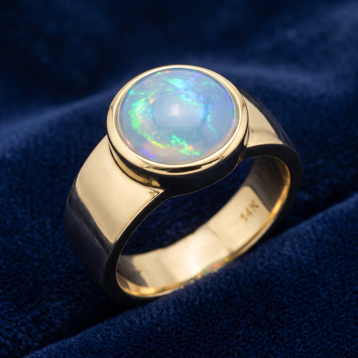anillo de hombre de oro 14k con ópalo blanco natural 1.66ct corte cabujón redondo, joyería mexicana Gold Shield