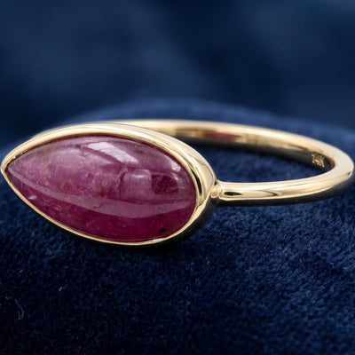 anillo oro 14k con rubí rojo púrpura natural 6.35ct corte pera cabujón, joyería mexicana Gold Shield