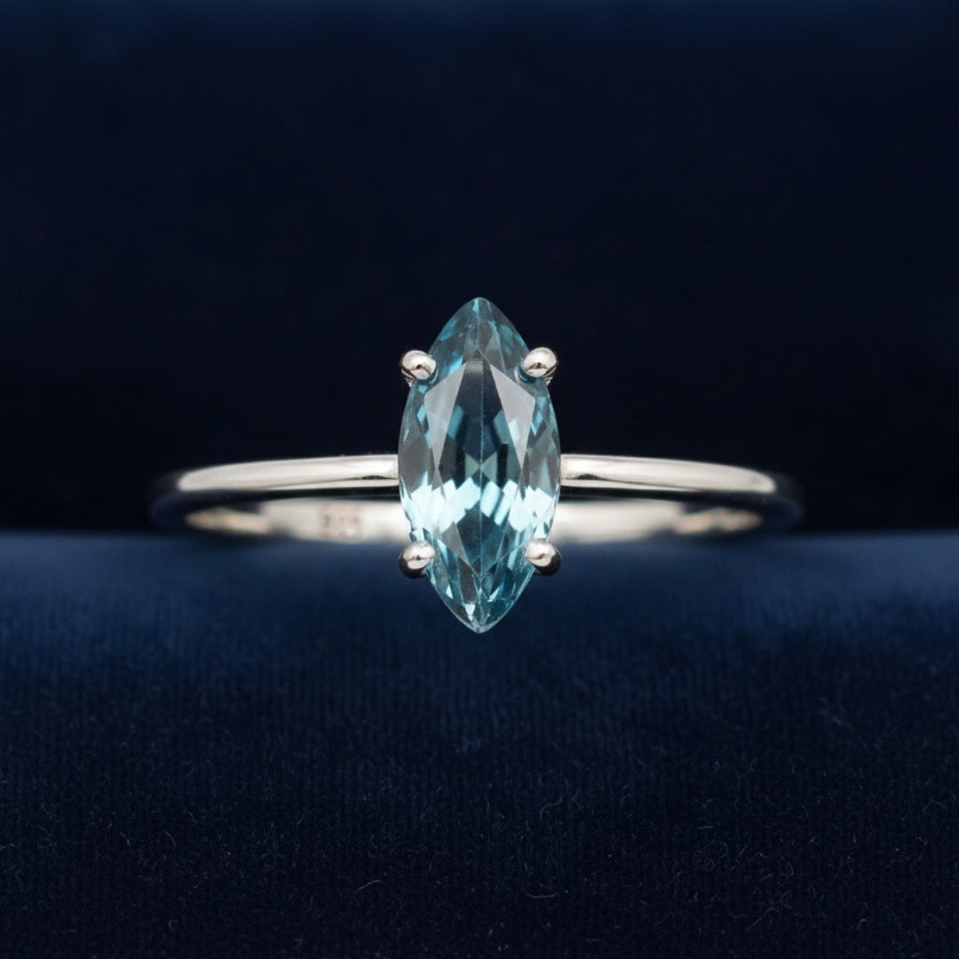 anillo de plata 925 con topacio london blue natural 0.89ct corte marquesa de Brasil, joyería mexicana Gold Shield