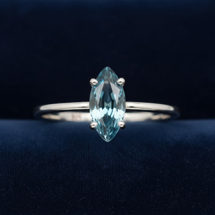 anillo de plata 925 con topacio london blue natural 0.89ct corte marquesa de Brasil, joyería mexicana Gold Shield