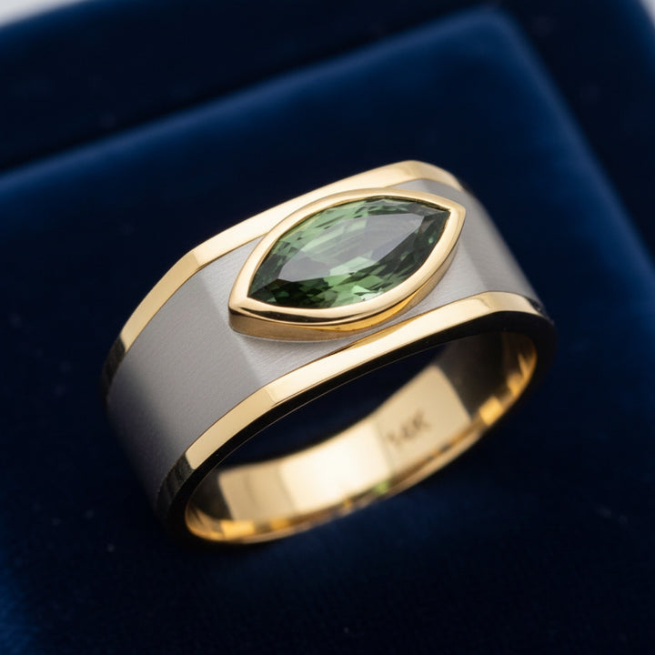 anillo de hombre de oro 14k con zafiro azul verdoso natural 0.98ct corte marquesa de Tailandia, joyería mexicana Gold Shield