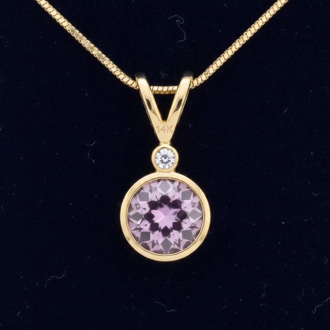 dije oro 14k con zafiro rosa natural 0.34ct corte rose-cut redondo, joyería mexicana Gold Shield