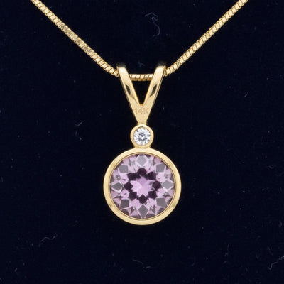 dije oro 14k con zafiro rosa natural 0.34ct corte rose-cut redondo, joyería mexicana Gold Shield