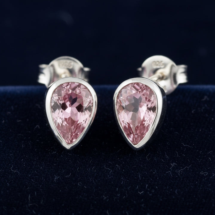 aretes de plata 925 con zafiro rosa natural 1.45ct corte pera de Madagascar, joyería mexicana Gold Shield
