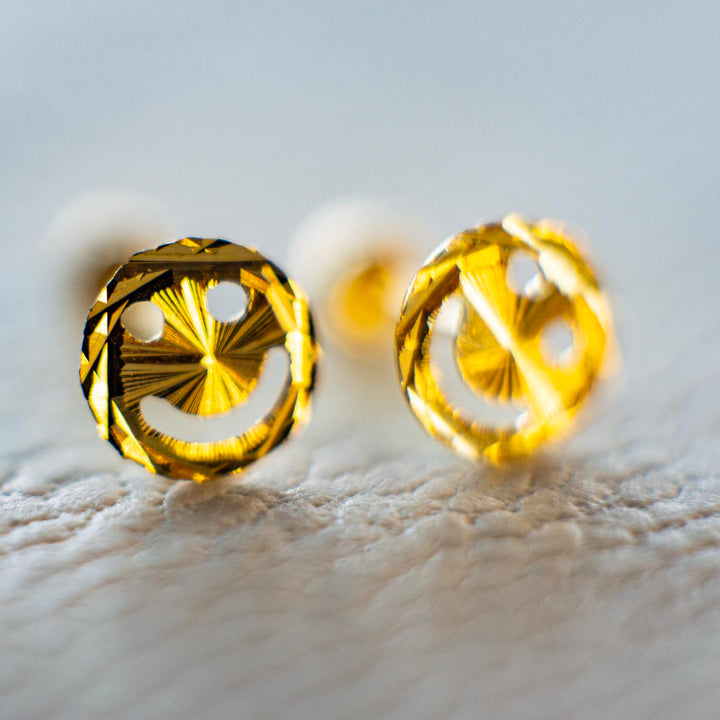 ARETES DE CARITA 18K  MARCA GOLD SHIELD